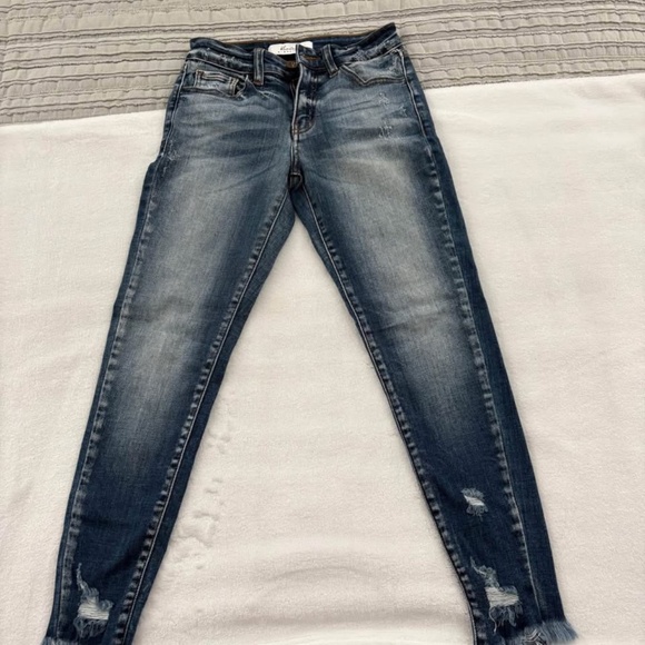 Women’s Skinny KanCan Size 23 fringed - Picture 1 of 1